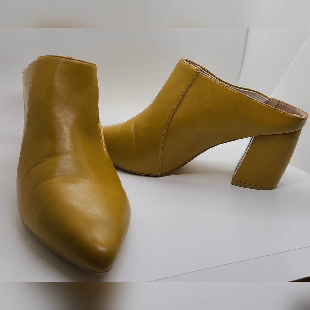 Fashion to Figure Sz 11W Mustard Mule